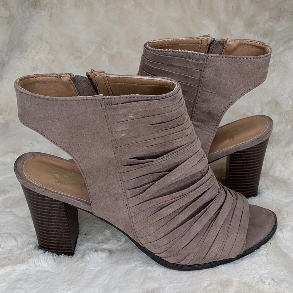 Report Potts Heels Open Toe Zip heel booties size 11